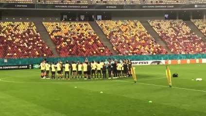 Wouter Vandenhaute, président d'Anderlecht, évoque le décès de Michel Verschueren avec les joueurs (2)