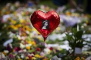 AP PHOTOS: Mourners and royals grieve Queen Elizabeth II
