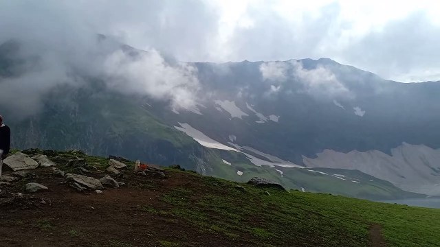 In this video you will see how beautiful our Pakistan is. Natural beauty is abundant in Pakistan and now it is up to us how we convert this beauty into money