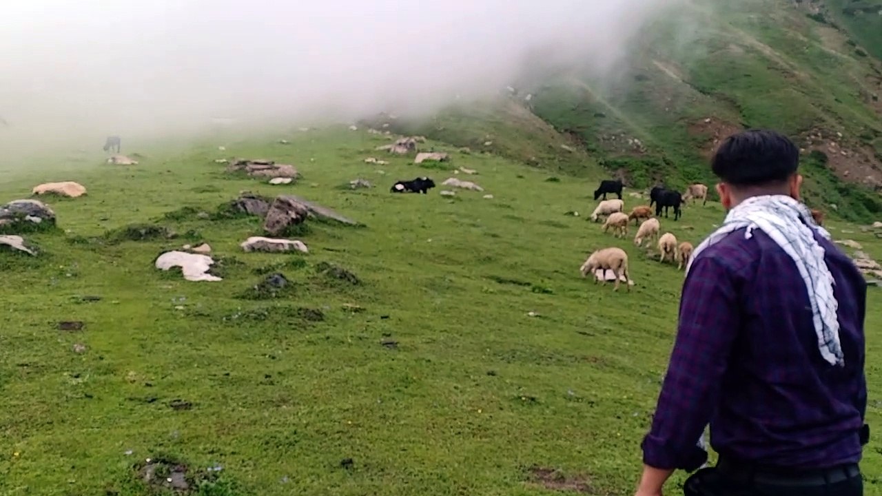 In this video you will see how beautiful our Pakistan is. Natural beauty is abundant in Pakistan and now it is up to us how we convert this beauty into money