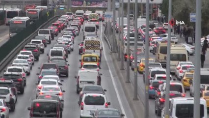 Okullar açıldı, trafikte yoğunluk başladı