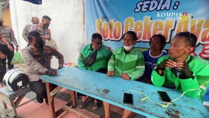 Polres Blitar Beri Bansos Bagi Pengendara Ojol Terdampak Kenaikan BBM