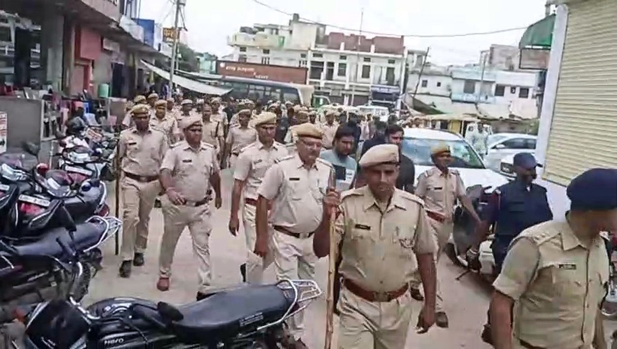 बदमाशों का जुलूस देख लोग बोले...ऐसे आरोपियों को दी जाए फांसी