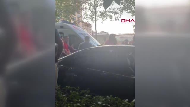 İSTANBUL-ESENYURT'TA YOL KENARINA İDRARINI YAPAN BABA VE OĞLUNU BIÇAKLADILAR