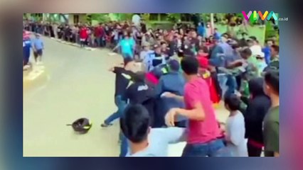 Detik-detik Pembalap Dikeroyok di Kejuaraan Balap Motor