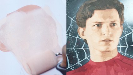 'Expert visual artist creates a JAW-DROPPING stencil painting of Tom Holland'