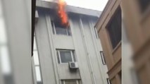 Fatih’te 4’üncü kattaki çanta imalathanesi alev alev yandı