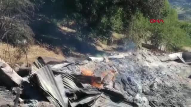 ŞAVŞAT'TA 3 EV, 3 AHIR VE 4 SAMANLIK YANDI, 12 BÜYÜKBAŞ ÖLDÜ