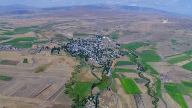 Kars haber: Kars'ta menderesler oluşturan Telek Suyu tarım ve hayvancılığa hayat veriyor