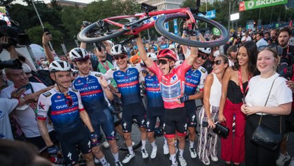 Remco Evenepoel remporte la Vuelta, et entre dans l’histoire du cyclisme belge