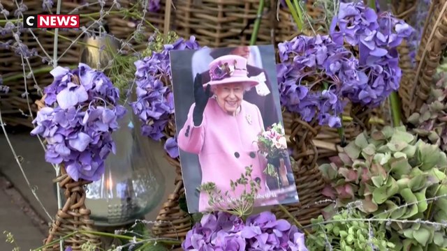 Mort d'Elizabeth II : l'émotion des Ecossais à Edimbourg