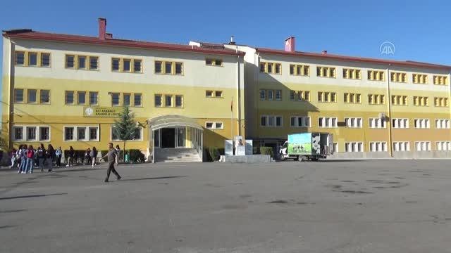 Son dakika haberleri... Geçirdiği kazadan 3,5 ay sonra hayatını kaybeden öğretmene okulunda hüzünlü veda