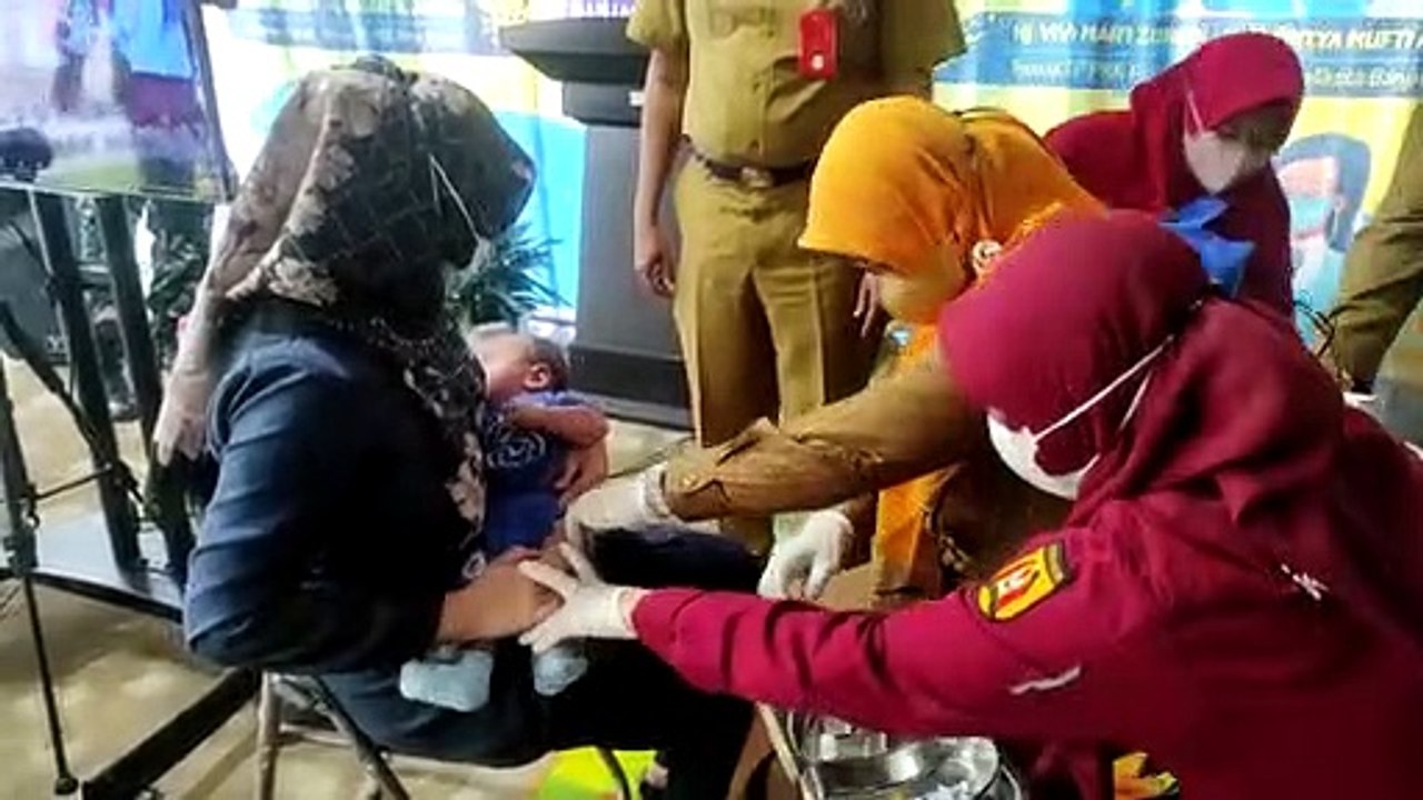 SERENTAK! Pemberian Vaksin PCV Gratis di Kalsel Dimulai