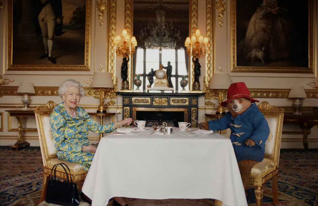 British writer says Queen Elizabeth was 'signing off' with Paddington sketch