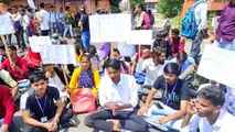 जयपुर गर्वमेंट कॉलेज के बाहर छात्रों का प्रदर्शन
