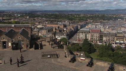 Gun salute marks Charles III arrival in Edinburgh