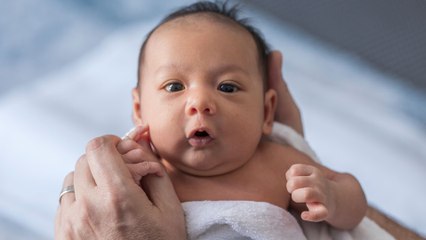 Wichtiger Unterschied: Ab wann können und wann dürfen Babys sitzen?