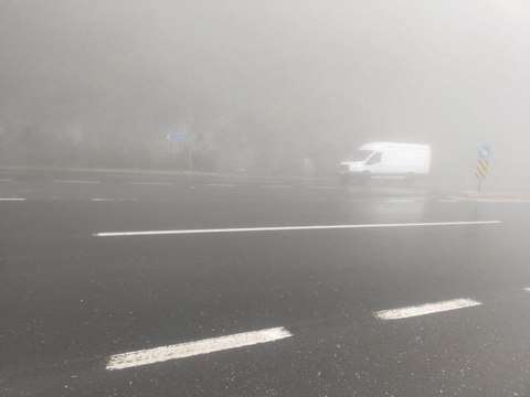 Bolu haberleri | Bolu Dağı'nda sis ve sağanak nedeniyle görüş mesafesi azaldı