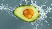 Avocados: Darum solltest du sie ins Wasser legen