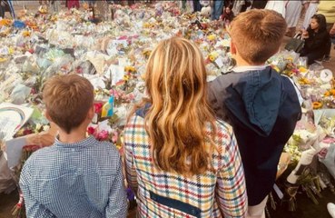 Holly Willoughby visits Buckingham Palace with kids to pay respects to Queen Elizabeth II