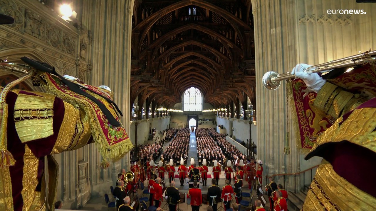 Elizabeth II: Trauerzug in Edinburgh