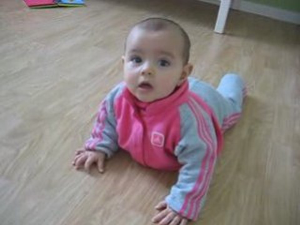 7 mois - je bouge! 004
