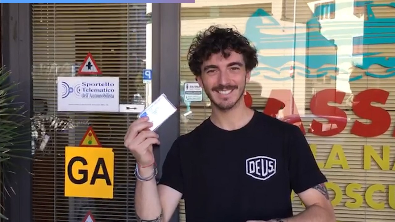 Pecco Bagnaia prende la patente per le moto di grossa cilindrata