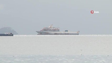 Yunanistan tarafından taciz ateşine tutulan 'Anatolian' adlı gemi Zeytinburnu açıklarına demirledi