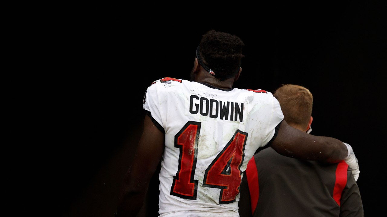 Chris Godwin Suffers Hamstring Injury Sunday Vs. Cowboys