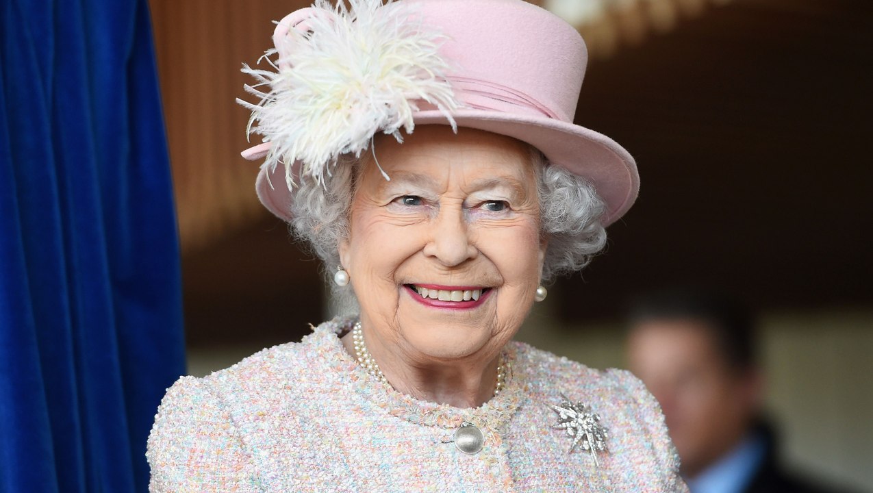 Queen Elizabeth’s Most Regal Looks