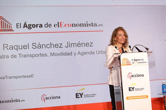 Ágora de elEconomista - Raquel Sánchez cifra en más de 900.000 el número de abonos gratuitos de Renfe