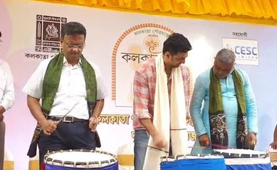 ঢাকে কাঠি আর ধুনুচি নাচে হল সেরা পুজোর কলকাতা শ্রী প্রতিযোগিতার উদ্বোধন