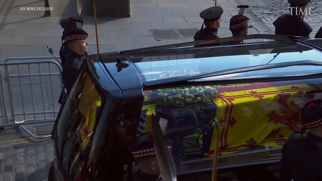 Queen Elizabeth II's Coffin Arrives at St. Giles' Cathedral
