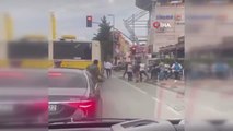Son dakika haberi | Sancaktepe'de İETT şoförü ile yolcunun yumruklu kavgası kamerada