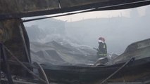 Irak'ın Süleymaniye kentinde sünger üreten bir fabrikada yangın çıktı