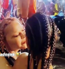 Madonna se besa con Tokischa