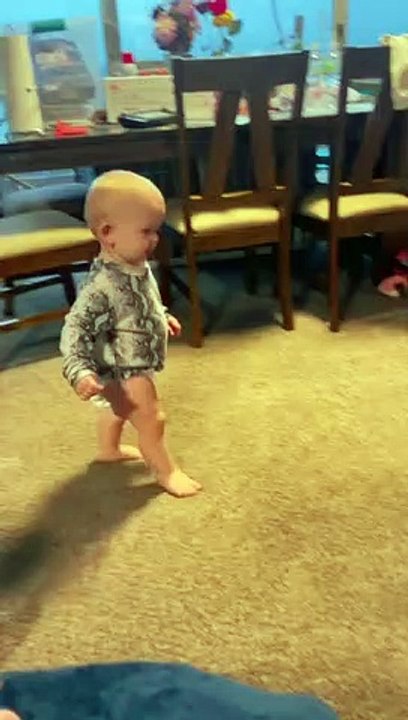 Sweet Toddler Has Heart-melting Reaction To Brand New Sleeping Bag