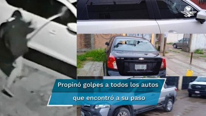 Mujer vandaliza autos estacionados en calles de la capital de San Luis Potosí