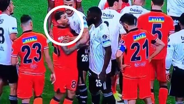 Beşiktaş-Başakşehir maçında kimsenin görmediği tokat detayı! Tepkilerin ardı arkası kesilmiyor