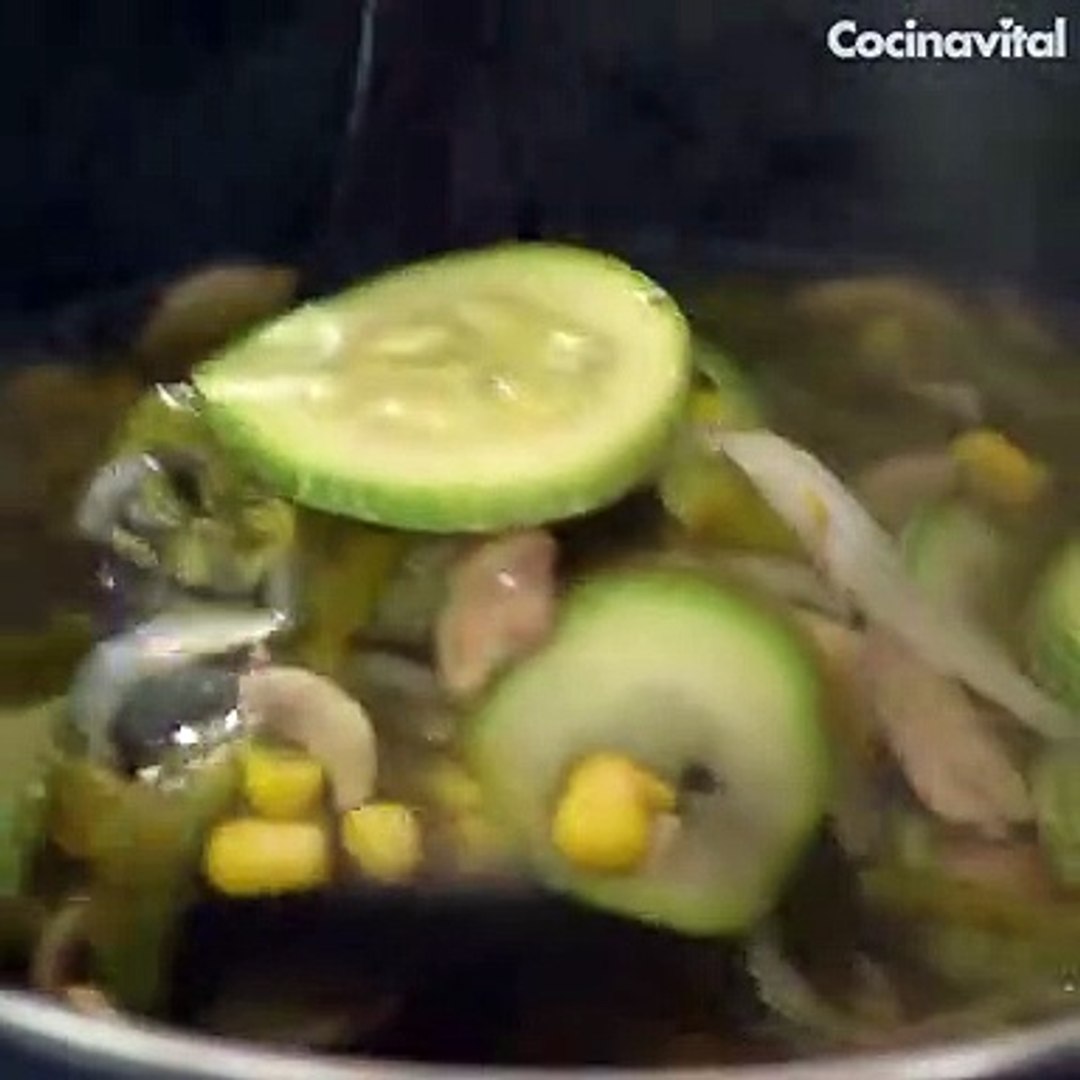 Receta fácil y práctica de sopa de rajas con calabaza y elote | Cocina  Vital - Vídeo Dailymotion