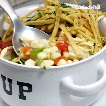 Receta de Sopa mexicana de granos de elote y tortilla | Cocina Vital