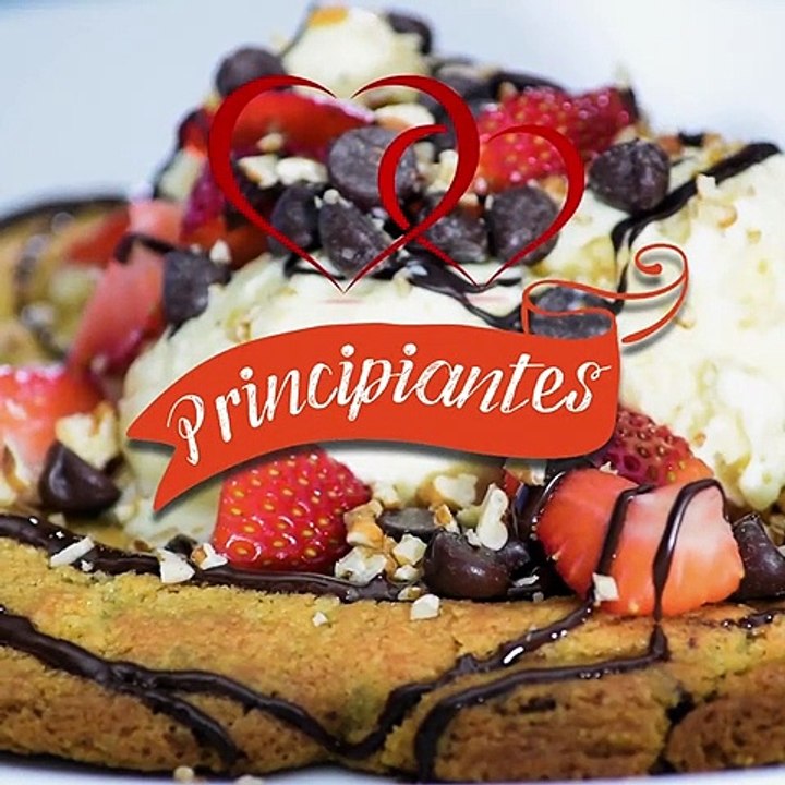 Receta de galleta gigante con helado | Recetas de postres fáciles | Cocina Vital