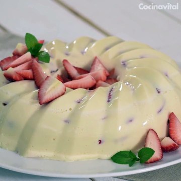 Receta de Gelatina de tres leches con fresas | Cocina Vital