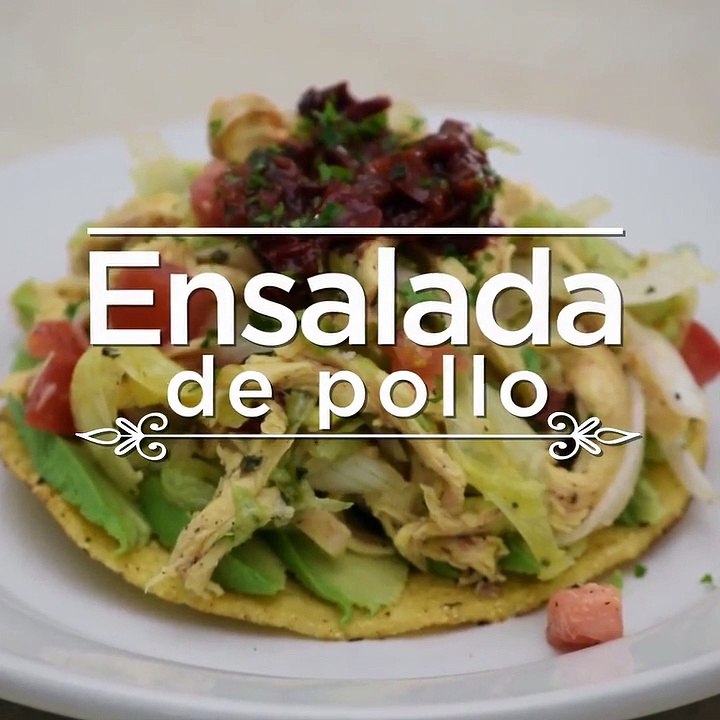Ensalada de pollo estilo salpicón con tostadas | Cocina Vital