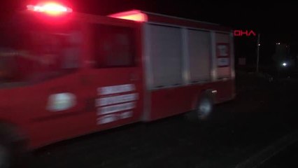 ŞANLIURFA'DA TARIM İŞÇİLERİNİ TAŞIYAN MİNİBÜS İLE OTOMOBİL ÇARPIŞTI 16 YARALI