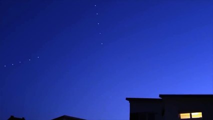 Starlink: enorme trilha de satélites é flagrada no céu do Japão