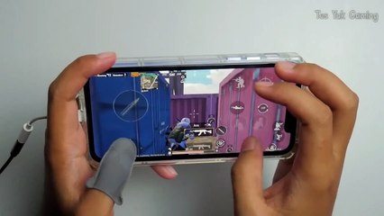 iPhone Xr Worth it For PUBG | Solo Vs Squad Full Handcam__ (Release crazy gamer)