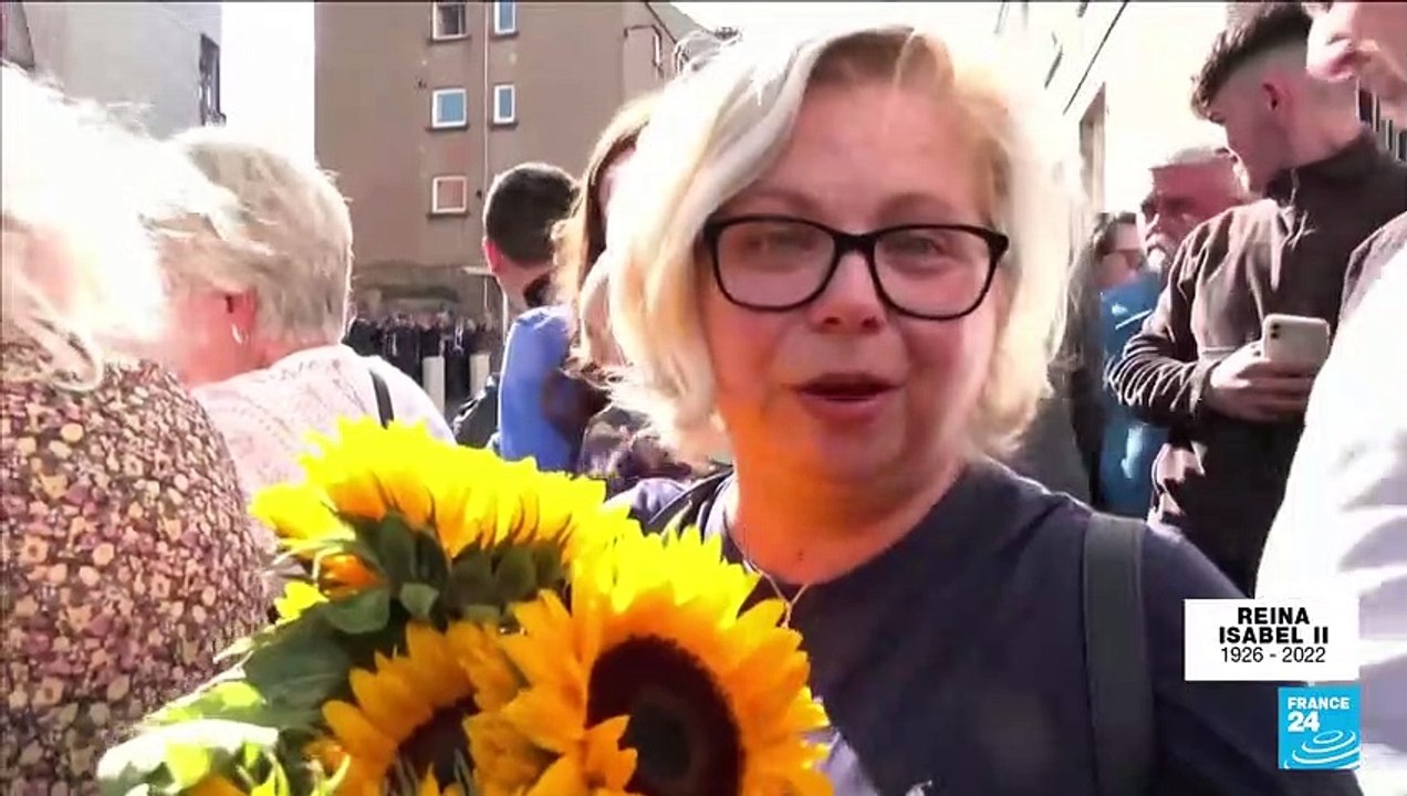 Cortejo fúnebre de la reina Isabel II llegó a la catedral de Saint Giles antes de salir a Londres