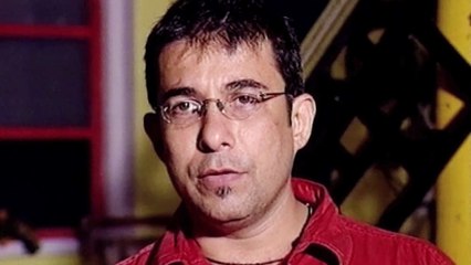 Actor Deepak Tijori Chats Up With Lehren During The Making Of His Movie 'Oops'