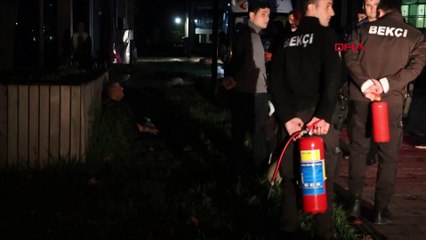 Adliye önünde üzerine benzin döküp sigara içmeye çalıştı